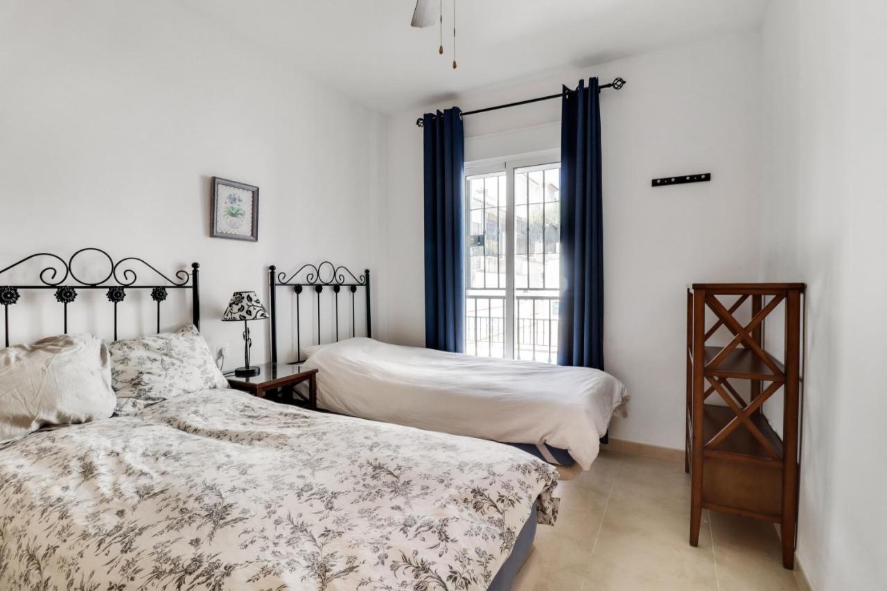 Apt Nerja Chimenea With Ocean View, A/C, & Fiber Apartment Luaran gambar