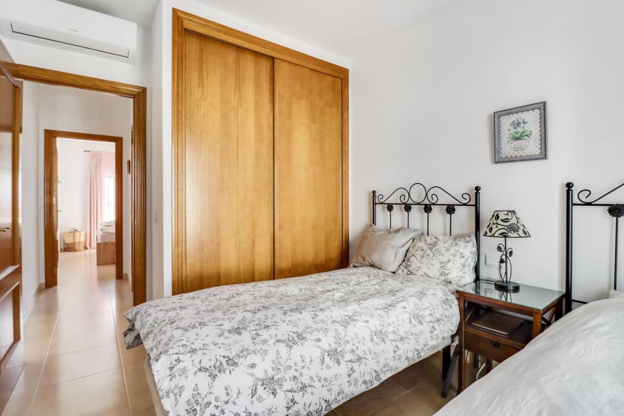 Apt Nerja Chimenea With Ocean View, A/C, & Fiber Apartment Luaran gambar