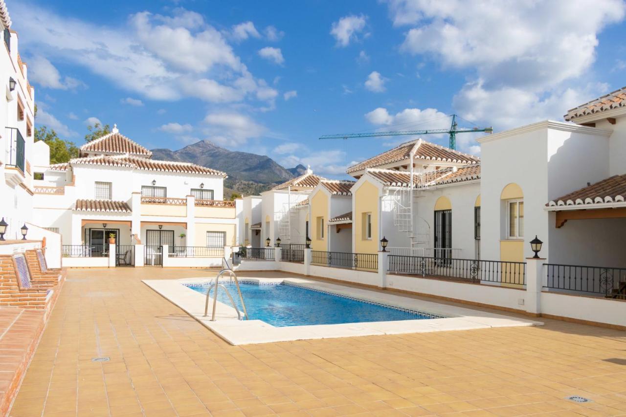 Apt Nerja Chimenea With Ocean View, A/C, & Fiber Apartment Luaran gambar